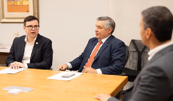 Aneaes advierte violación de ley en carreras de Medicina