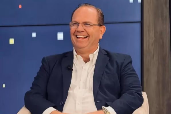 Camilo Pérez es internado por un cuadro de neumonía