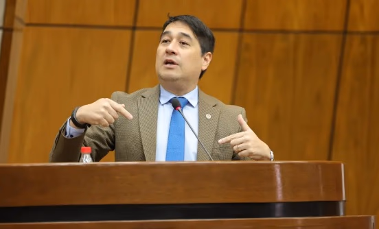 Nakayama cuestiona falta de interpelaciones en el gobierno de Santiago Peña