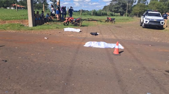 Tres muertos tras choque entre moto, auto y camioneta