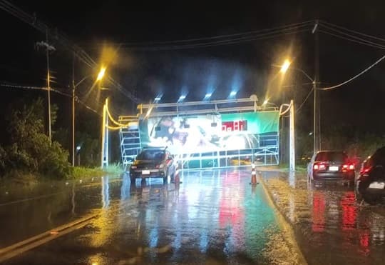 Tormenta provoca daños en rutas y viviendas