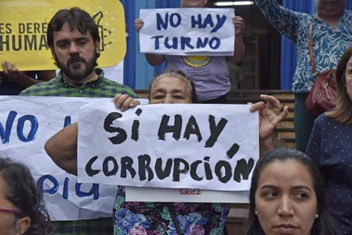 Ministra de Salud descarta dejar el cargo