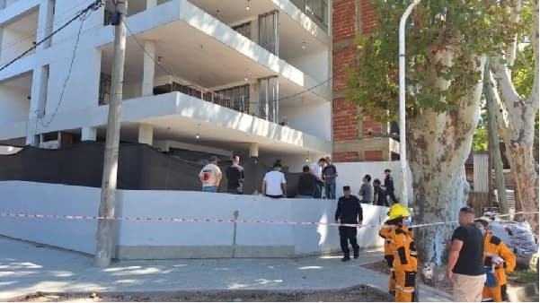 Hallan a paraguayo muerto dentro de una pared en Argentina