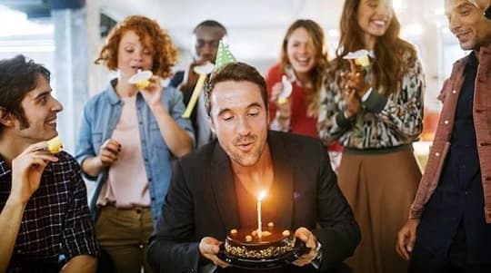 Senado posterga licencia por cumpleaños sin plazo