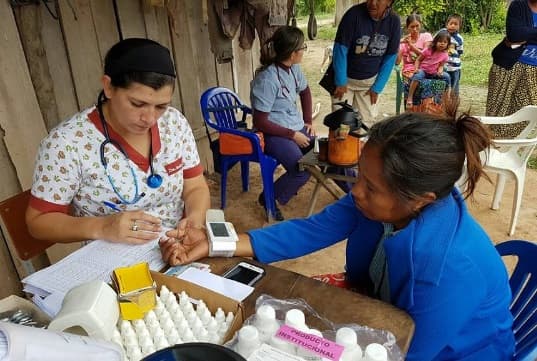 Médicos de la Promo 83 lleva salud gratuita al Chaco