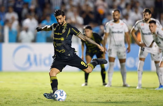 Recoleta empata con Santos y logra punto histórico en Sudamericana