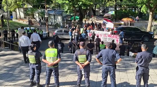 Víctimas de pagarés exigen levantar embargos y sanciones